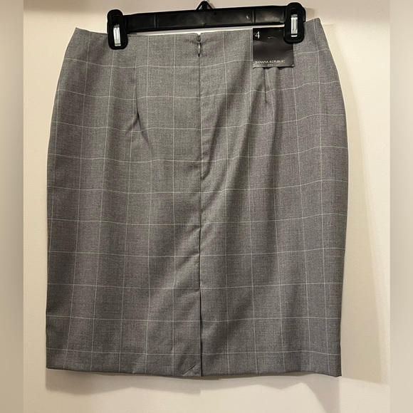 New With Tags Banana Republic Skirt - Picture 3 of 4